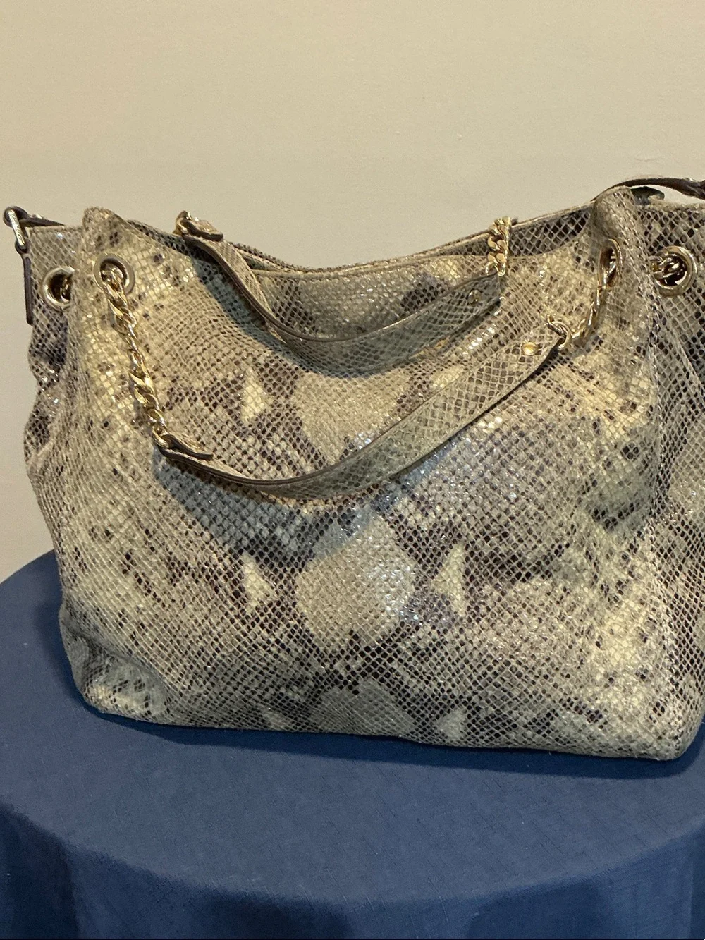 MICHAEL KORS JET SET BAG